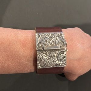 Sterling silver & brown leather bracelet w/safety catch. See intricate detail.